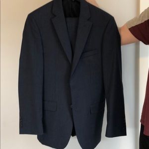 Worn twice! 38L 32W men’s suit!